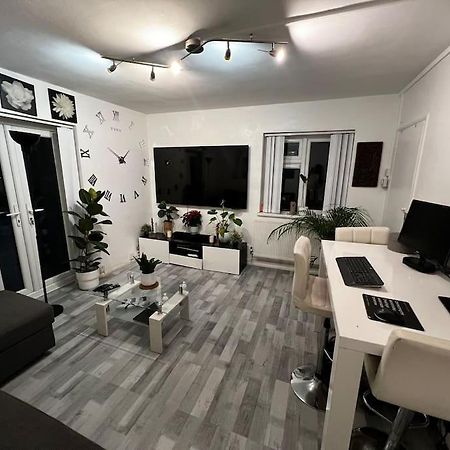 1-Bed Flat With Fast Wi-Fi In Prime Location 15Mins From Central Londra Dış mekan fotoğraf