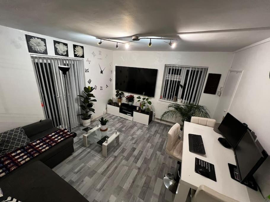 1-Bed Flat With Fast Wi-Fi In Prime Location 15Mins From Central Londra Dış mekan fotoğraf